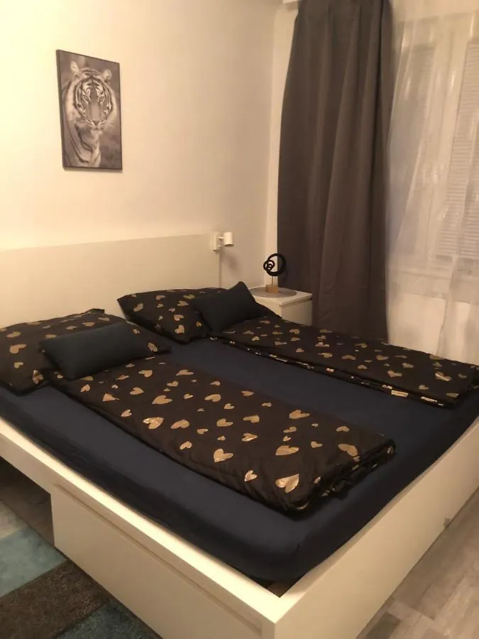 Amazing Location Apartment Vienna