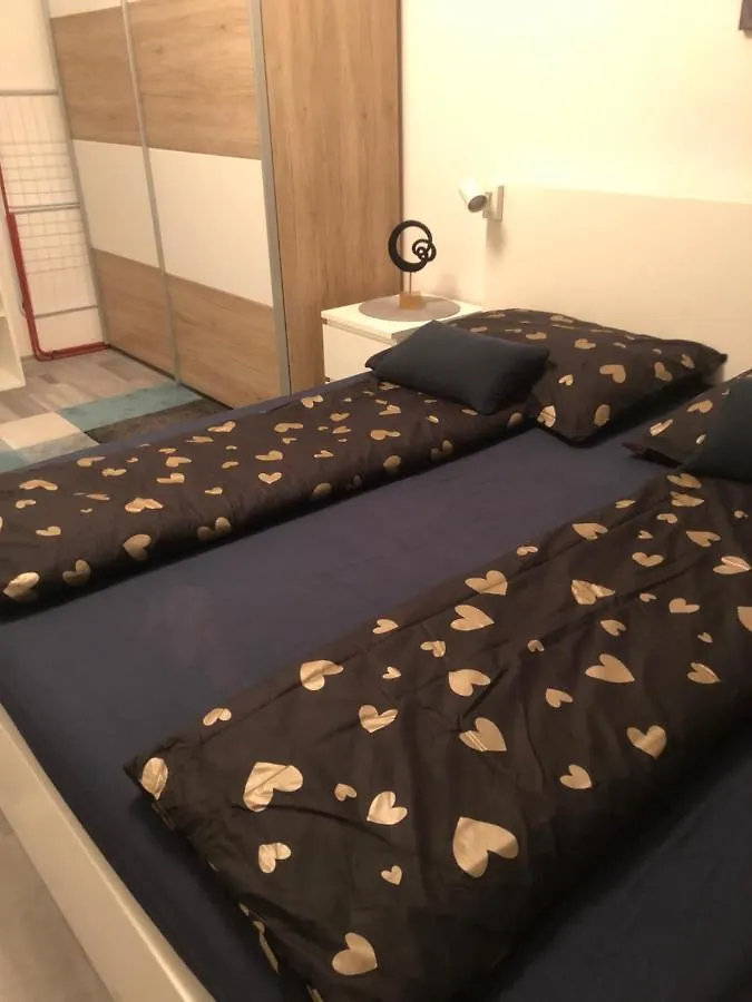 Amazing Location Apartment Vienna